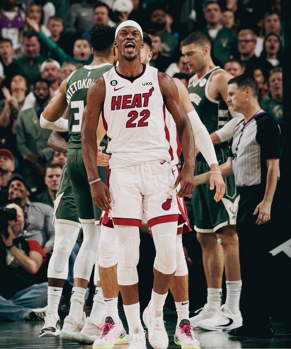 九游APP-字母哥在切尔西比赛中险胜，夺冠引发热议！观众掌声雷动-九游APP